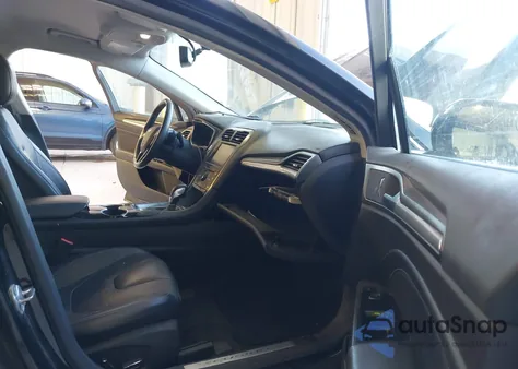 2016 Ford Fusion Titanium z USA, uszkodzony, nr VIN 3FA6P0K96GR360651